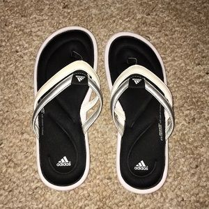 Adidas fit foam flip flops size 7
